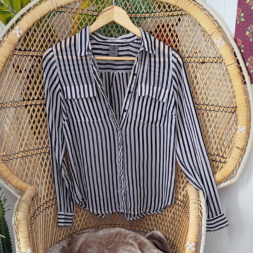 Vero Moda Black and White Button Down Shirt